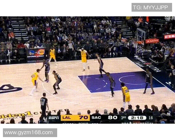 NBA赛场小动作频现引发热议 球员隐秘举动成焦点